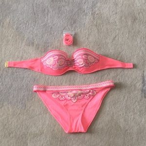 Victoria’s Secret Bikini Set